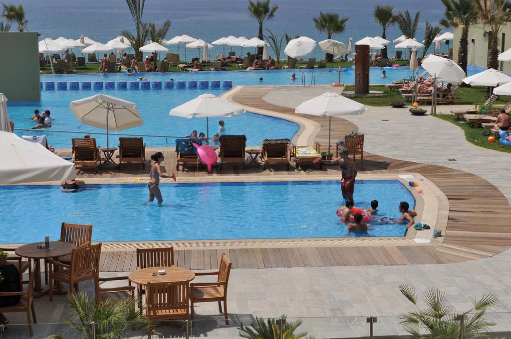 Capital Coast Resort And Spa Пафос Екстериор снимка